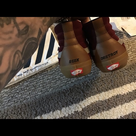 Custom vans - Picture 2 of 5